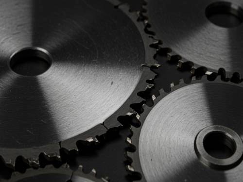 How Does a Saw Blade Work? Teeth Design and Cutting Action